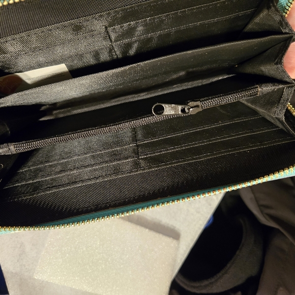 I Love Lucy VITAMEATAVEGAMIN Wallet - Picture 5 of 6